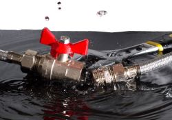 If the ball valve is manually operated, a 90 ° rotation is sufficient to stop the flow